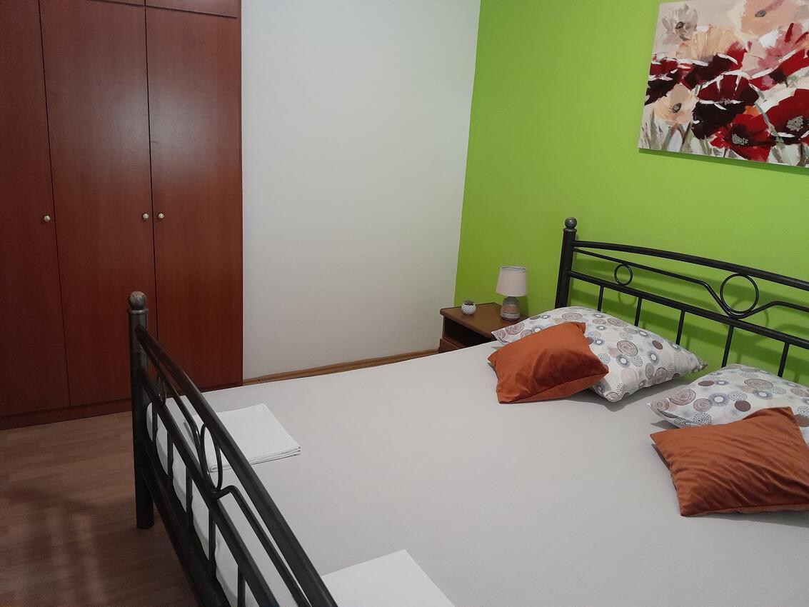 A-4043-a - Private accommodation - Apartments with a parking space Mudri Dolac, Hvar