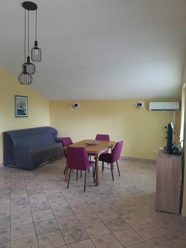 A-4043-a - Private accommodation - Apartments with a parking space Mudri Dolac, Hvar