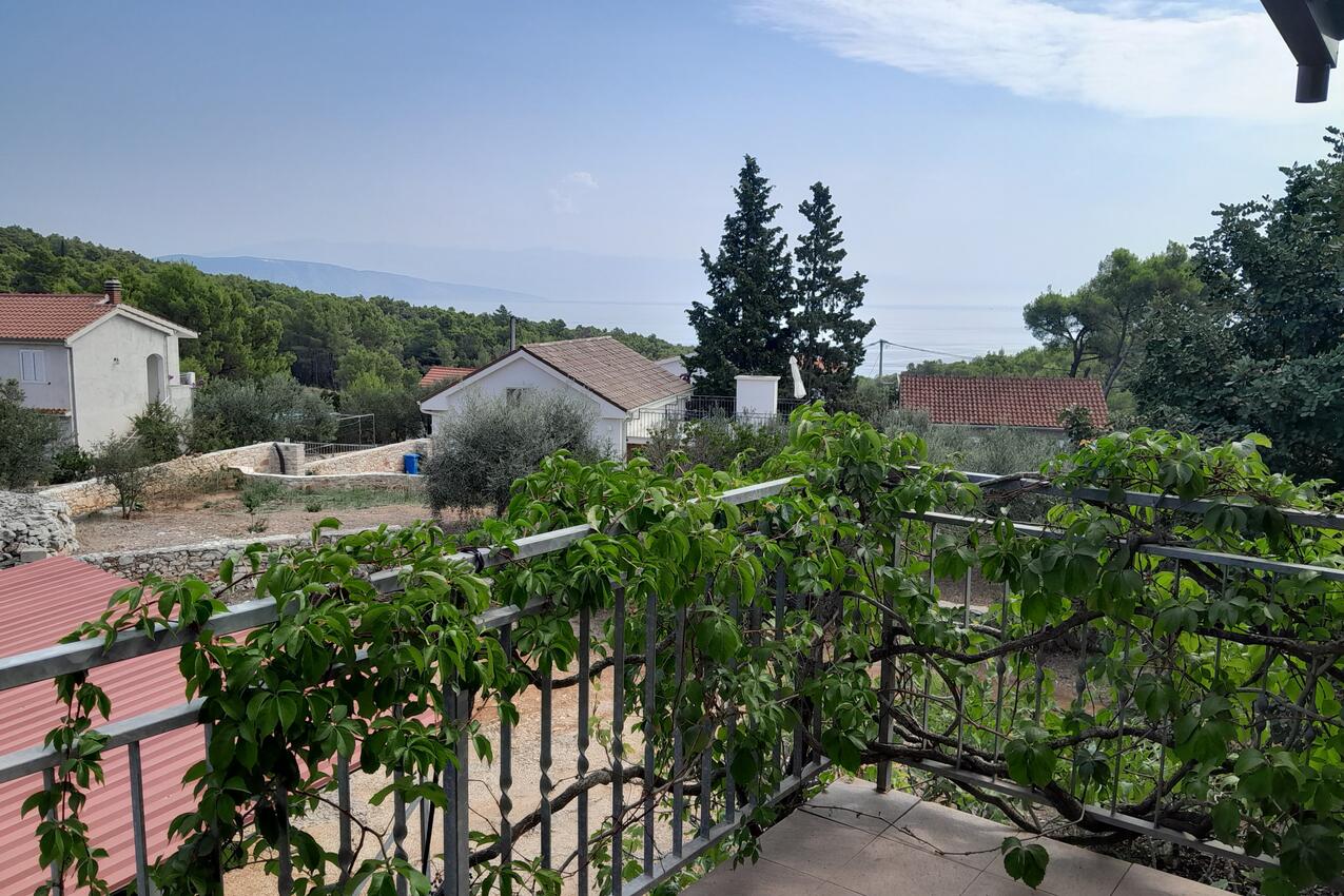 A-4043-a - Private accommodation - Apartments with a parking space Mudri Dolac, Hvar