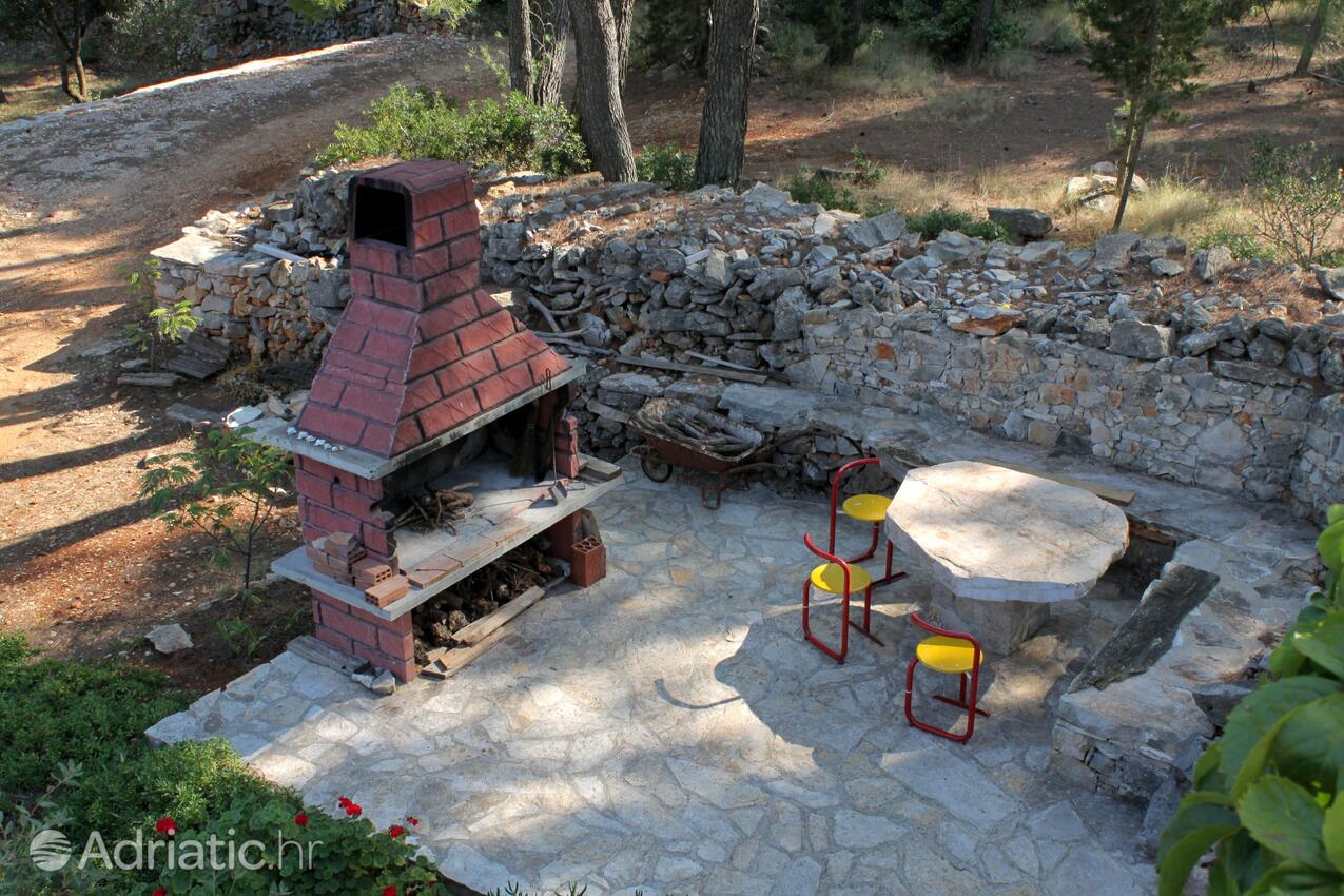 Courtyard - Apartments with a parking space Mudri Dolac, Hvar