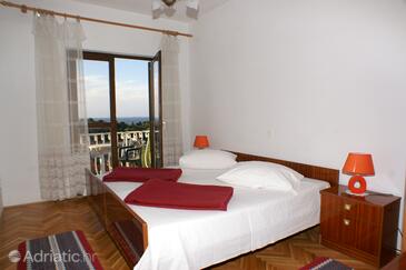 Apartments with parking space Hvar - 4045