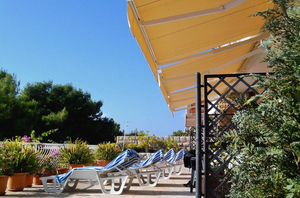 Apartments with parking space Hvar - 4045