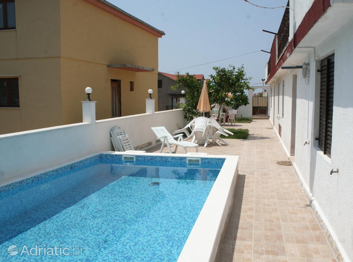 Apartments with swimming pool Hvar - 4047