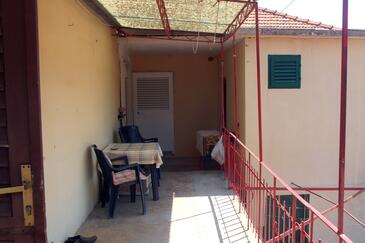 Ferienwohnungen mit Parkplatz Vrisnik, Hvar - 4051