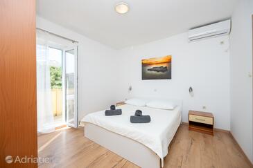 Apartmani i sobe uz mere Jakisnica, Pag - 4053