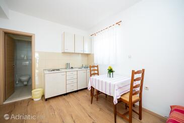 Apartmani i sobe uz mere Jakisnica, Pag - 4053