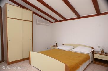 Apartmaji in sobe ob morju Zubovići, Pag - 4065