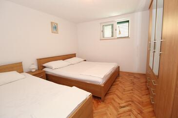 Apartments by the sea Mandre, Pag - 4084