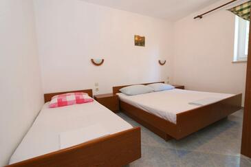 Apartments by the sea Kustići, Pag - 4086