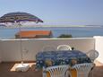 Kustići, Terrace in the apartment, with a sea view, (pet friendly) and WiFi.