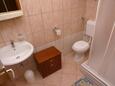 Kustići, Bagno nell'alloggi del tipo apartment, animali domestici ammessi e WiFi.