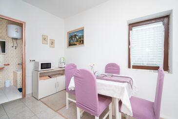Stara Novalja, Столовая в размещении типа studio-apartment, WiFi.