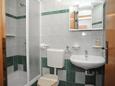 Salle de bain Caska, Salle de bain dans l’hébergement en type studio-apartment, WiFi.