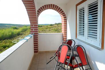 Leiligheter med basseng Caska, Pag - 4109