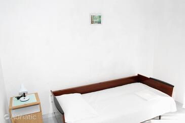 Apartments with parking space Pag - 4112