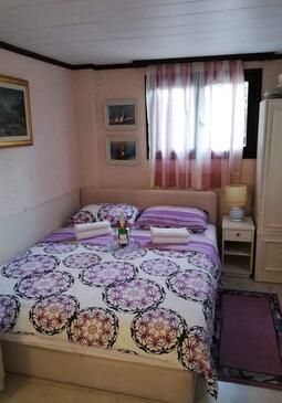 Apartments with parking space Kornić, Krk - 416