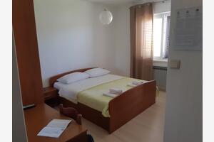 Room Jakišnica, Pag (S-4160-d)