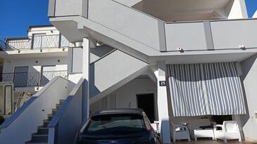 Namestitev Hrvaška - apartmaji, hiše in sobe Apartmaji ob morju Metajna, Pag - 4161 Adriatic.hr