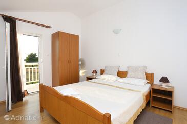 Apartments by the sea Rogoznica - 4162