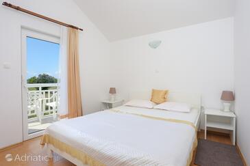 Apartments by the sea Rogoznica - 4162