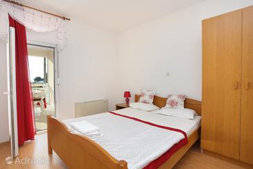 Apartments by the sea Rogoznica - 4162