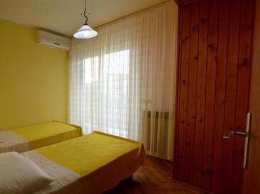 Apartmanok és szobák parkolóhellyel Vodice - 4164