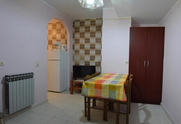 Apartmanok és szobák parkolóhellyel Vodice - 4164