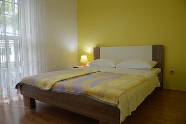 Апартаменты и комнаты с парковкой Водице - Vodice - 4164