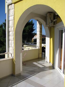 Appartamenti con piscina Sebenico - Šibenik - 4166