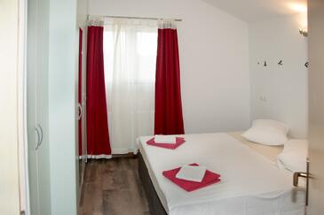 Apartmaji z bazenom Šibenik - 4166