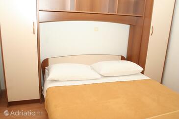 Apartmani uz more Primošten - 4169