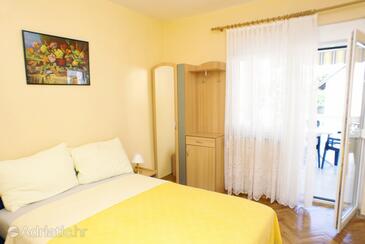 Apartments with parking space Vodice - 4172