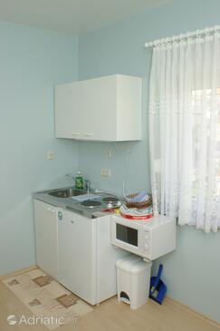 Apartments with parking space Vodice - 4172