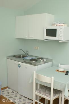 Apartments with parking space Vodice - 4172