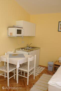 Apartments with parking space Vodice - 4172