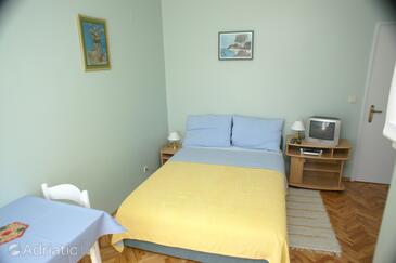 Apartments with parking space Vodice - 4172