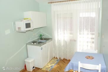 Apartments with parking space Vodice - 4172