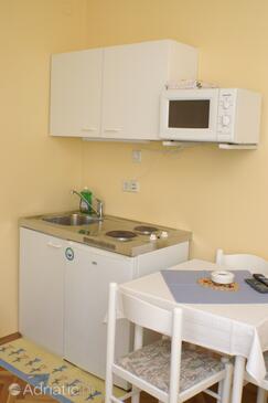 Apartments with parking space Vodice - 4172