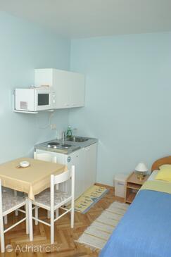 Apartments with parking space Vodice - 4172