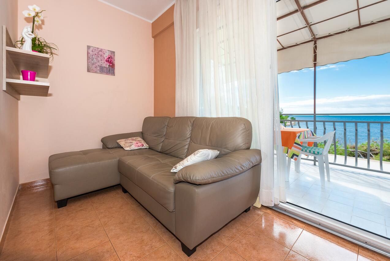 A-4176-a - Alloggi privati - Appartamenti accanto al mare Bilo, Capocesto - Primošten