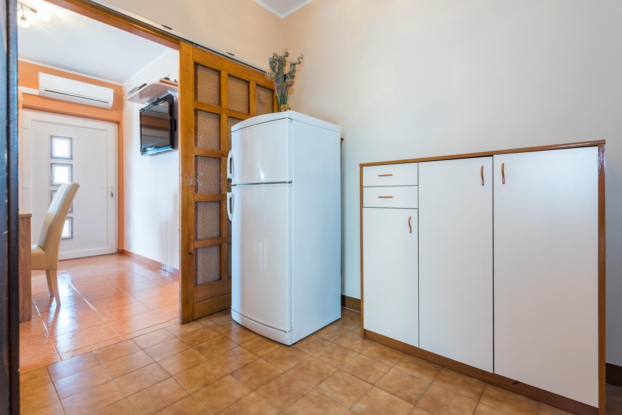 A-4176-a - Alloggi privati - Appartamenti accanto al mare Bilo, Capocesto - Primošten