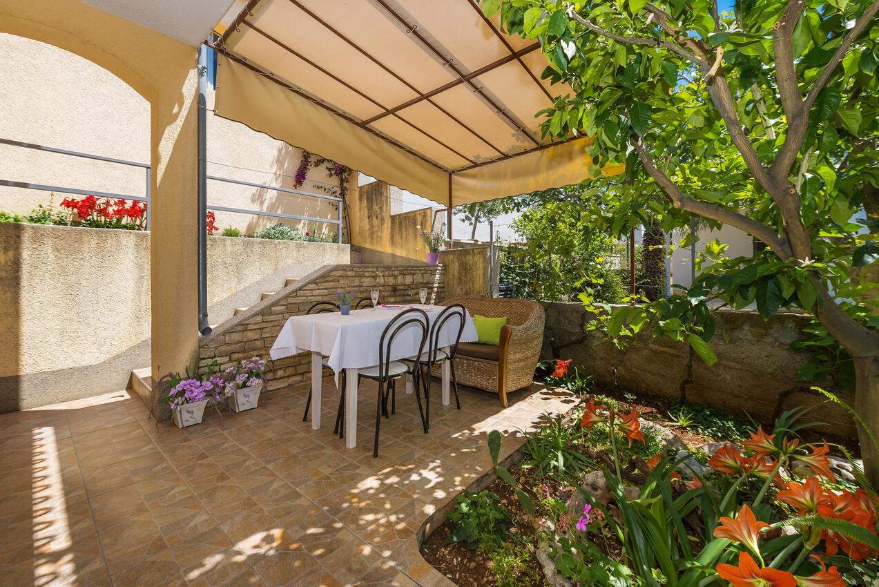 A-4176-b - Alloggi privati - Appartamenti accanto al mare Bilo, Capocesto - Primošten