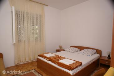 Apartmani uz more Vodice - 4179