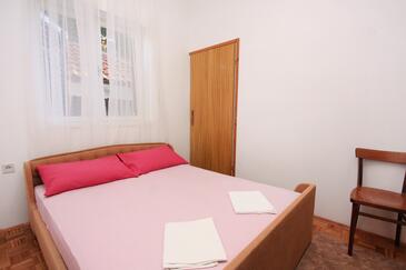 Apartmani uz more Vodice - 4179
