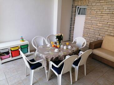 Lejligheder til familier med børn Vodice - 4181