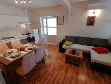 Lejligheder til familier med børn Vodice - 4181