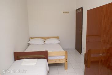 Apartments by the sea Bilo, Primošten - 4189