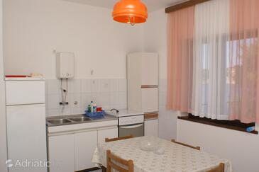 Apartments by the sea Bilo, Primošten - 4189