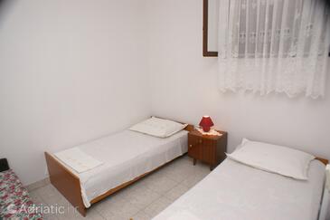 Apartments by the sea Bilo, Primošten - 4189