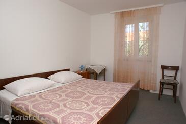 Lägenheter med parkering Vodice - 4192